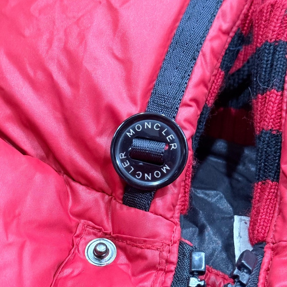 Moncler Authentic Women Red Down zipper Jacket Excellent conditions. - Picture 8 of 12